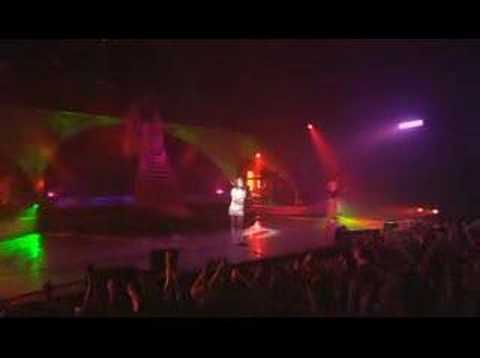 Youtube: Alizée - Hey! Amigo! (Live - En Concert 2004)
