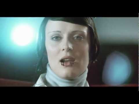 Youtube: Jennifer Rostock - Du Willst Mir An Die Wäsche (Official Video)