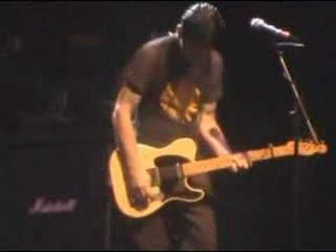 Youtube: Social Distortion - Footprints On My Ceiling (Live @ London)