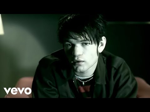 Youtube: Sum 41 - Pieces (Official Music Video)