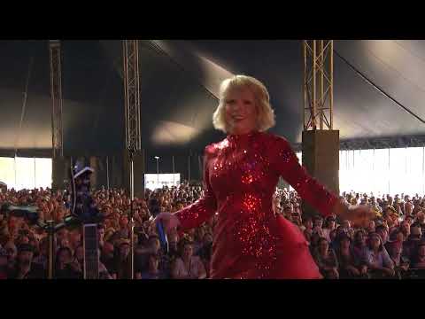 Youtube: Toyah & Robert Fripp - Paranoid: Live at Isle of Wight Festival 2023