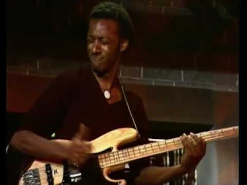 Youtube: Young Marcus Miller 1980s Bass slap solo (David Sanborn live)