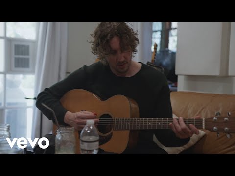 Youtube: Dean Lewis, Daniel Seavey - Fix You (Official Video)