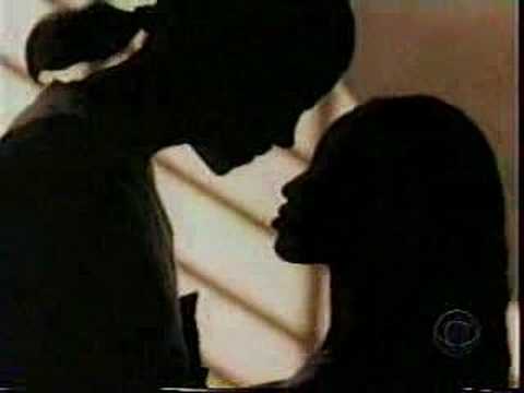 Youtube: Gloria Estefan & James Ingram - I just can't stop loving you
