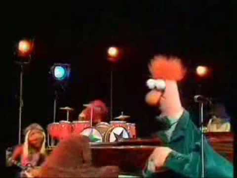 Youtube: Animal Drum goes crazy on the worlds longest drum solo!