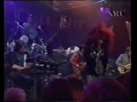 Youtube: Chaka Kahn - I Feel For You - Live 1985