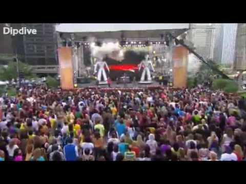Youtube: I Gotta Feeling Black Eyed Peas live Chicago September 2009