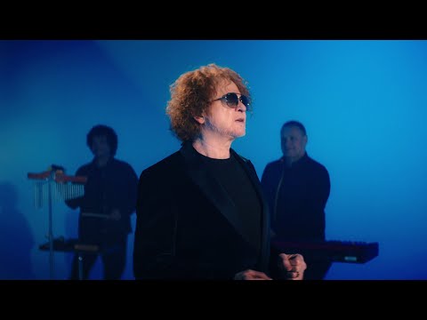 Youtube: Simply Red - It Wouldn't Be Me (Official Video)