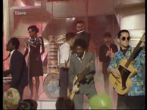 Youtube: The Specials - Ghost Town (TOTP)