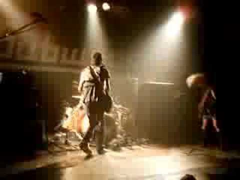 Youtube: The Subways - Rock 'n' Roll Queen (alternative)