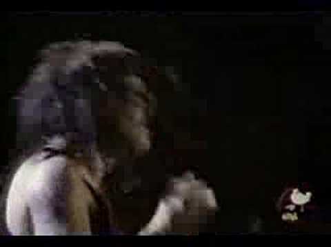 Youtube: KoRn - Falling away from me (demo) Woodstock 99