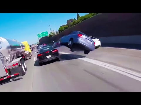 Youtube: Craziest Car Crash Compilation - Best of Driving Fails [USA, CANADA, UK & MORE]