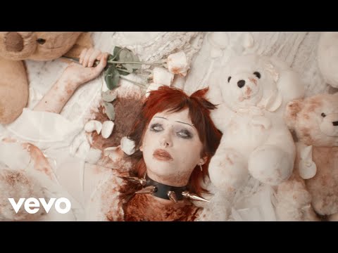 Youtube: carolesdaughter - Violent (Official Video)