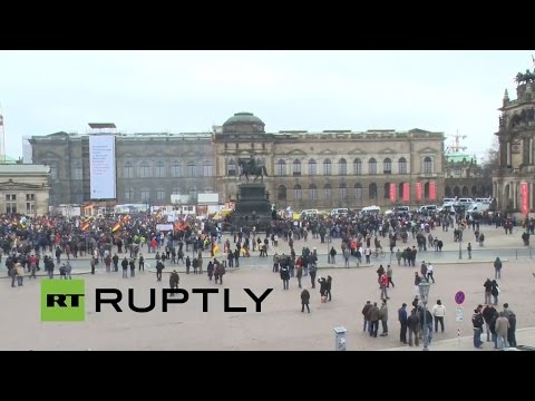 Youtube: LIVE: Camera overlooking PEGIDA demo in Dresden