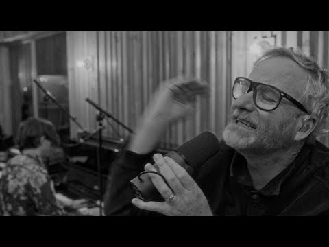 Youtube: The National - Eucalyptus (Official Video)
