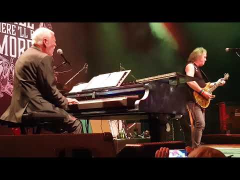 Youtube: PROCOL HARUM Wien 2018 A WHITER SHADE OF PALE