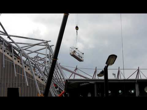 Youtube: Instorting dak bij Grolsch Veste Enschede