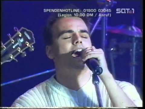 Youtube: Band ohne Namen - Slipping into You (Live @Charity 2001)