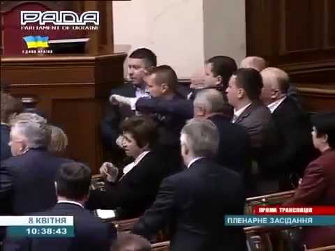 Youtube: Ukraine's Opposition leader Petro Simonenko roughed up by Svoboda ultranationalists