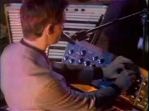 Youtube: kraftwerk - Autobahn midnight special (us tv 1975)