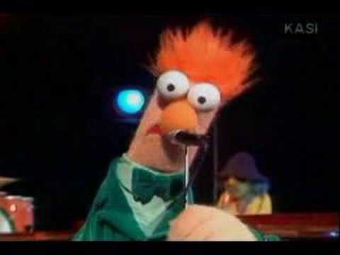 Youtube: Muppet Beaker sings Yellow by Coldplay (no mememe)