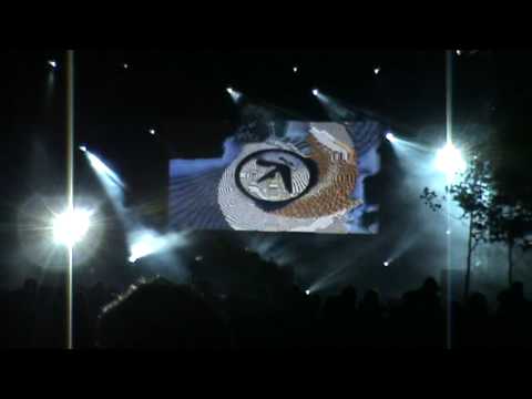 Youtube: Aphex Twin - XMAS_EVET10 [thanaton mix] @Metz 15.05.2010