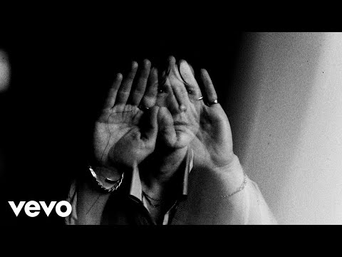 Youtube: Kings Of Leon - The Bandit (Official Video)