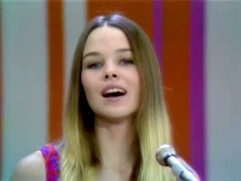 Youtube: NEW * California Dreamin' - The Mamas and The Papas {Stereo} 1966