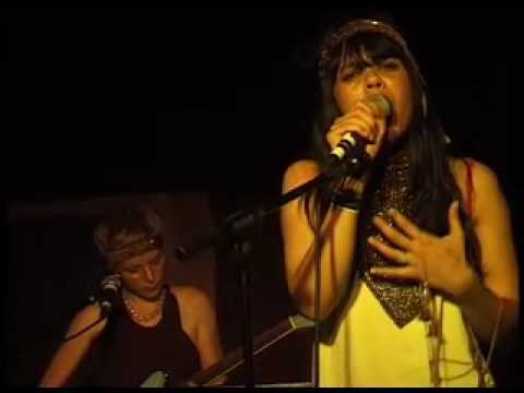 Youtube: bat for lashes - the wizard live