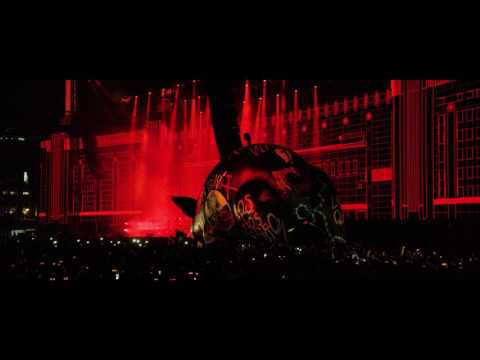 Youtube: Roger Waters - Pigs (Three Different Ones) (Live)