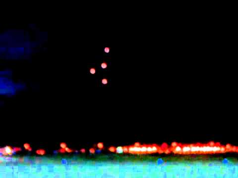 Youtube: UFO's sighting in EL PASO, Texas 15/10/2010 - http://dotufo.com