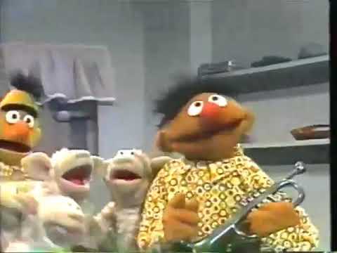 Youtube: Sesamstraße -  Ich tanze mich jetzt müd´ - Ernie & Bert 1981