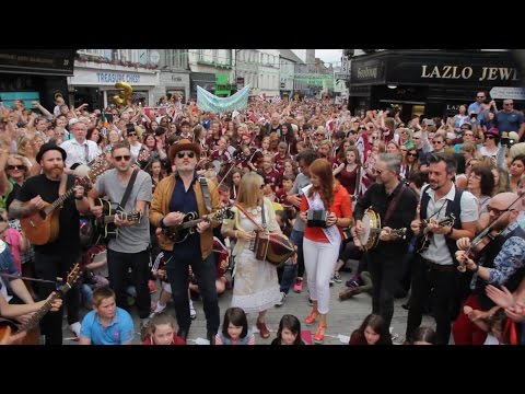 Youtube: Galway Girl - Sharon Shannon, Mundy & Galway City
