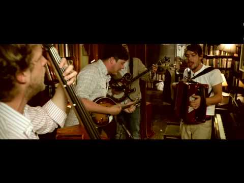 Youtube: Mumford and Sons - Winter Winds (Bookshop Sessions)