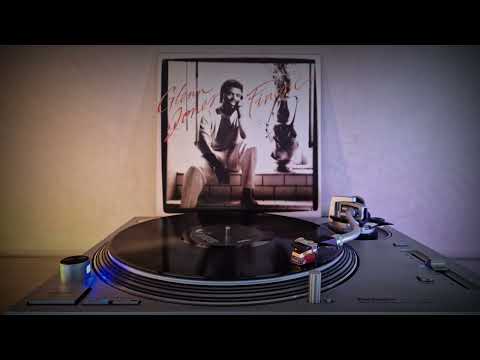 Youtube: Glenn Jones - Meet Me Half Way There - 1984