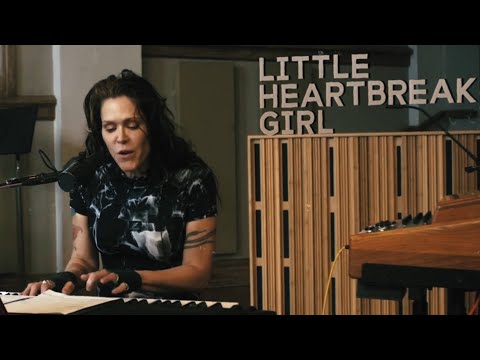 Youtube: Beth Hart - Little Heartbreak Girl (Official Music Video)