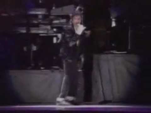 Youtube: Michael Jackson Billie Jean live  Sydney
