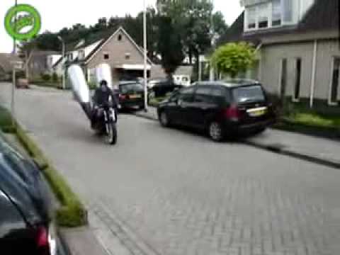 Youtube: Motorrad mit riesen Auspuff