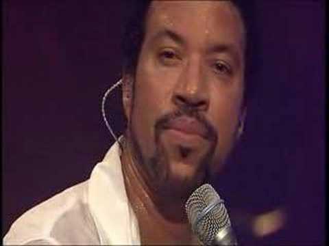 Youtube: Lionel Richie - Three times a lady 2007 live