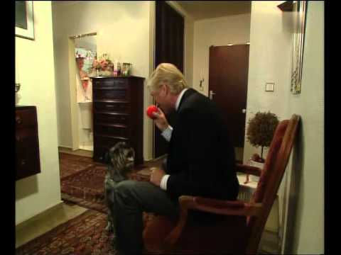 Youtube: Peer Augustinski - Dressierter Hund 1986