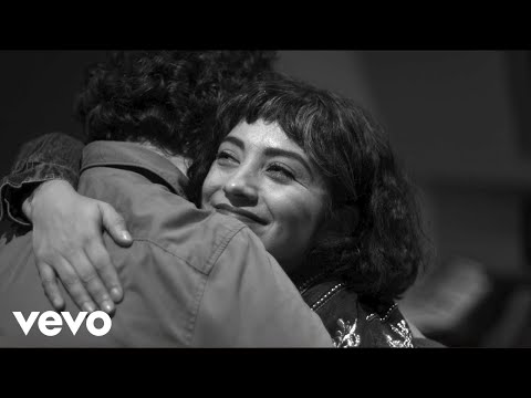 Youtube: Andrés Calamaro, Mon Laferte - Tantas Veces