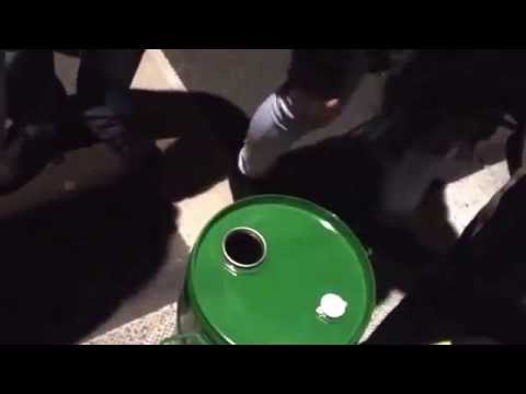Youtube: PEGIDA-Spaziergänger beim Münzeinwurf, 16.3.2015
