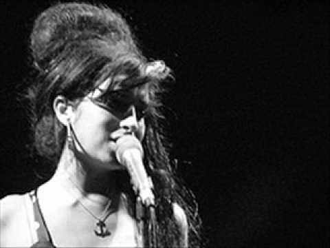 Youtube: Amy Winehouse - You´re Wondering Now