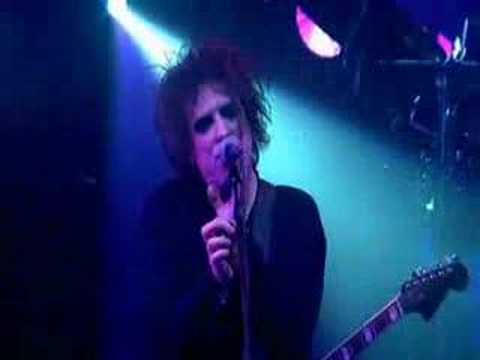 Youtube: The Cure - Lullaby - Live in Berlin