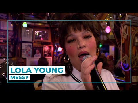 Youtube: Lola Young - Messy (Live at Ina's Nacht)