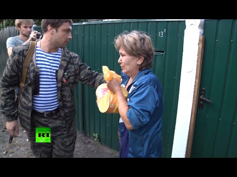 Youtube: Ополченцы доставляют в Иловайск гуманитарную помощь