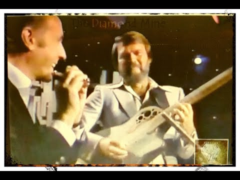 Youtube: Glen Campbell & Henry Mancini ~ Baby Elephant Walk LIVE 1982 ( Hatari 1962 )