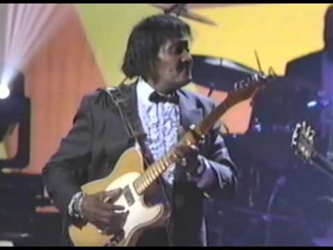Youtube: BB king - Eric Clapton  - Albert Collins - Buddy Guy  - Jeff Beck. Live apollo hall fame 1993