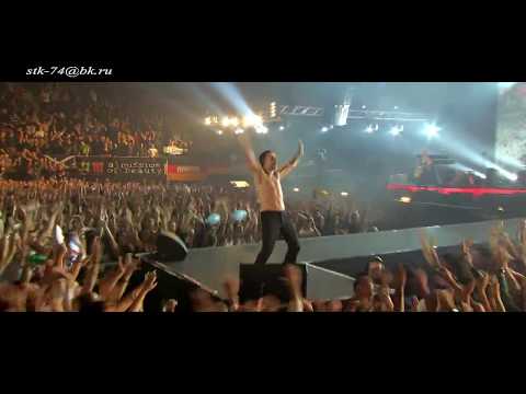Youtube: Depeche Mode - Never Let Me Down Again ( Tour of the Universe Live In Barcelona 2009)