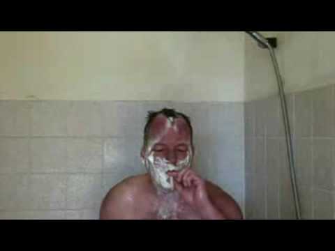 Youtube: LOL lalalala in da shower